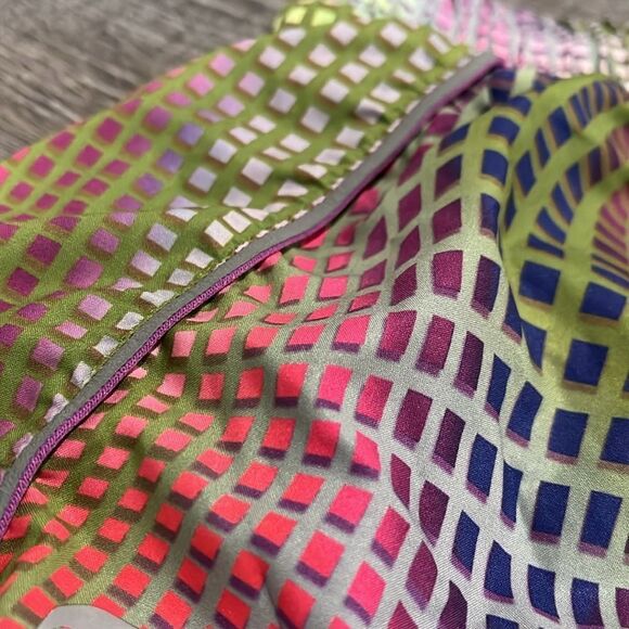 Fabletics NWOT Vibrant Women's Shorts - M - Picture 6 of 13